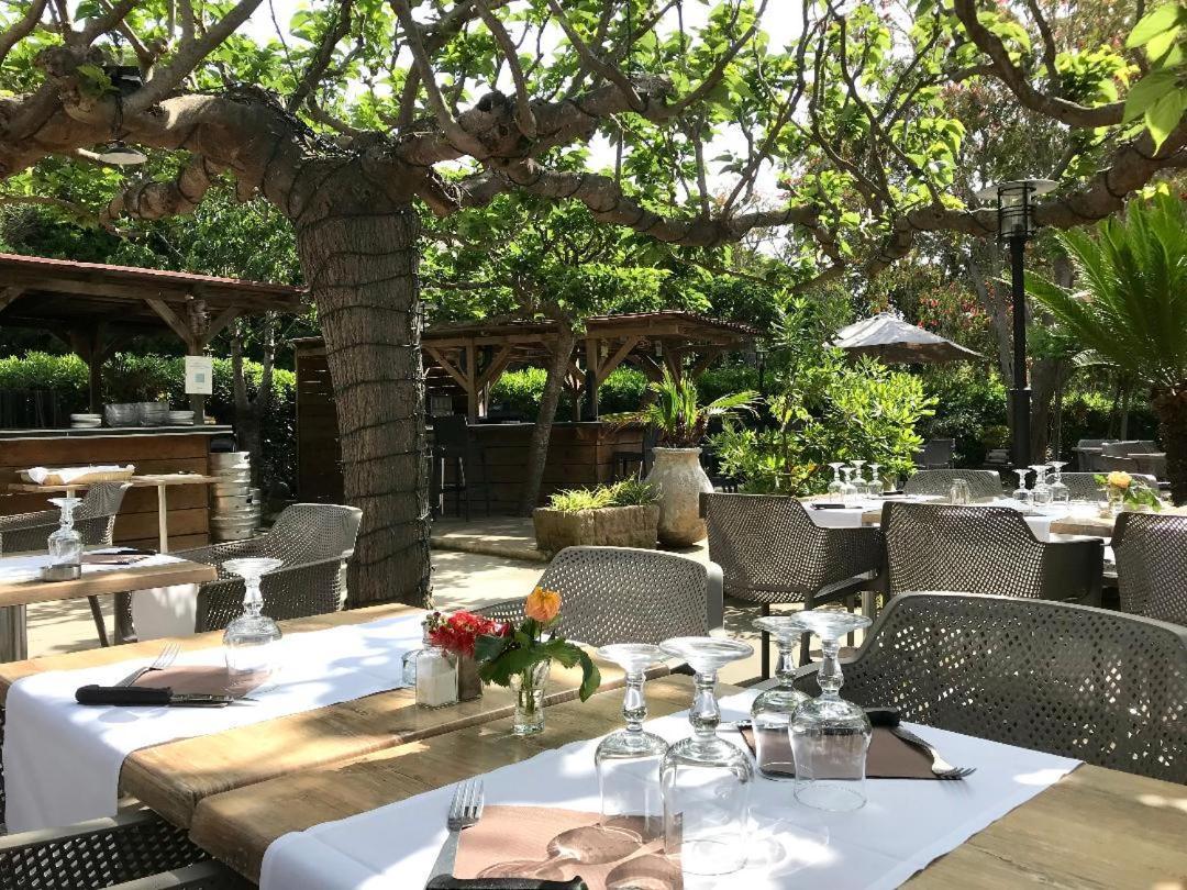Hotel Restaurant Les Chasseurs Marine de Pietracorbara Bagian luar foto