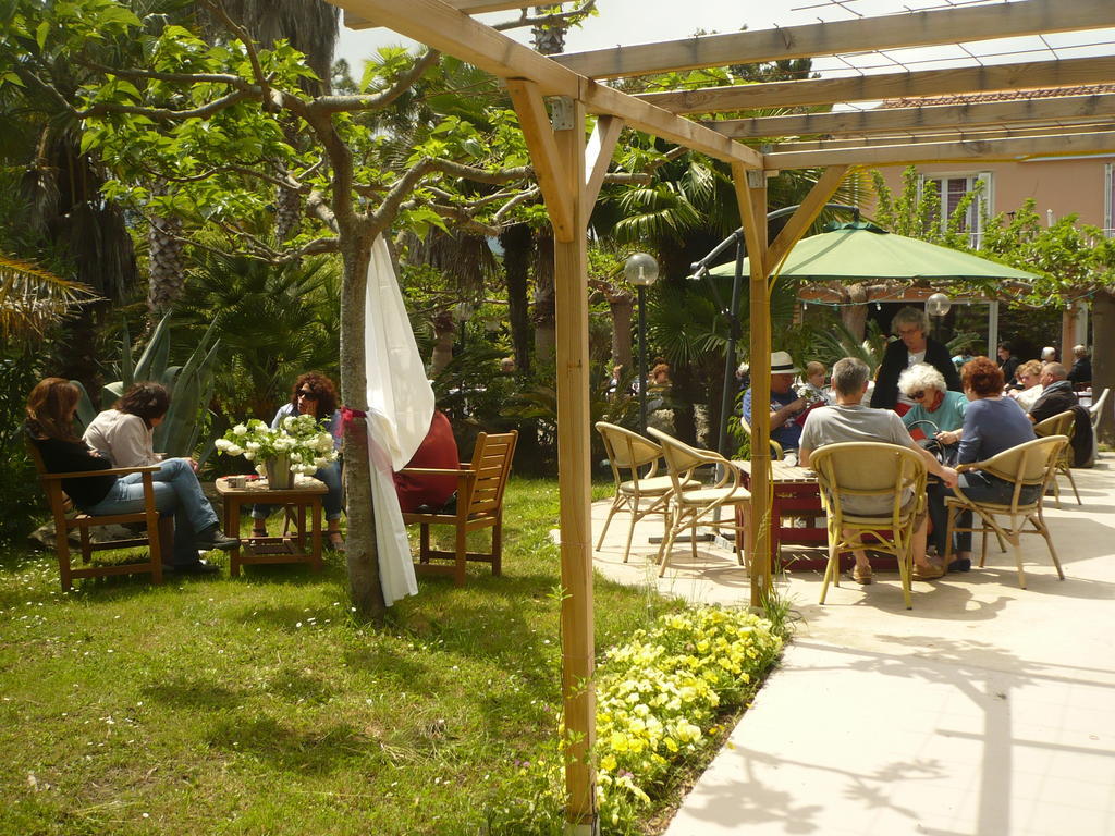 Hotel Restaurant Les Chasseurs Marine de Pietracorbara Bagian luar foto